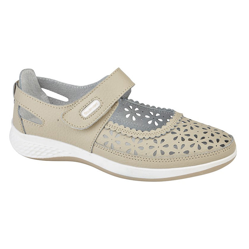 Womens Boulevard Punched Bar Shoe Beige