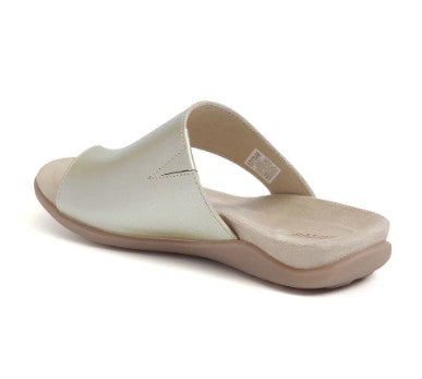 Womens Strive Capri 4 Sandals Gold