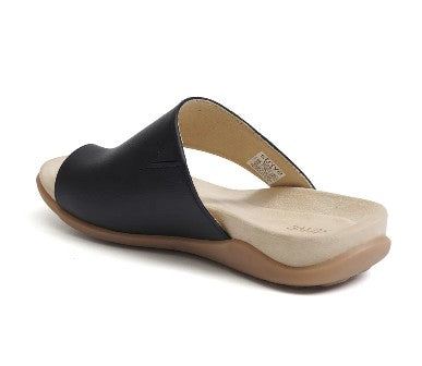 Womens Strive Capri 4 Sandals Black