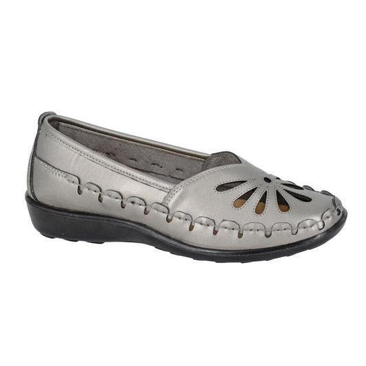Womens Boulevard Punched Flower Shoes Silver