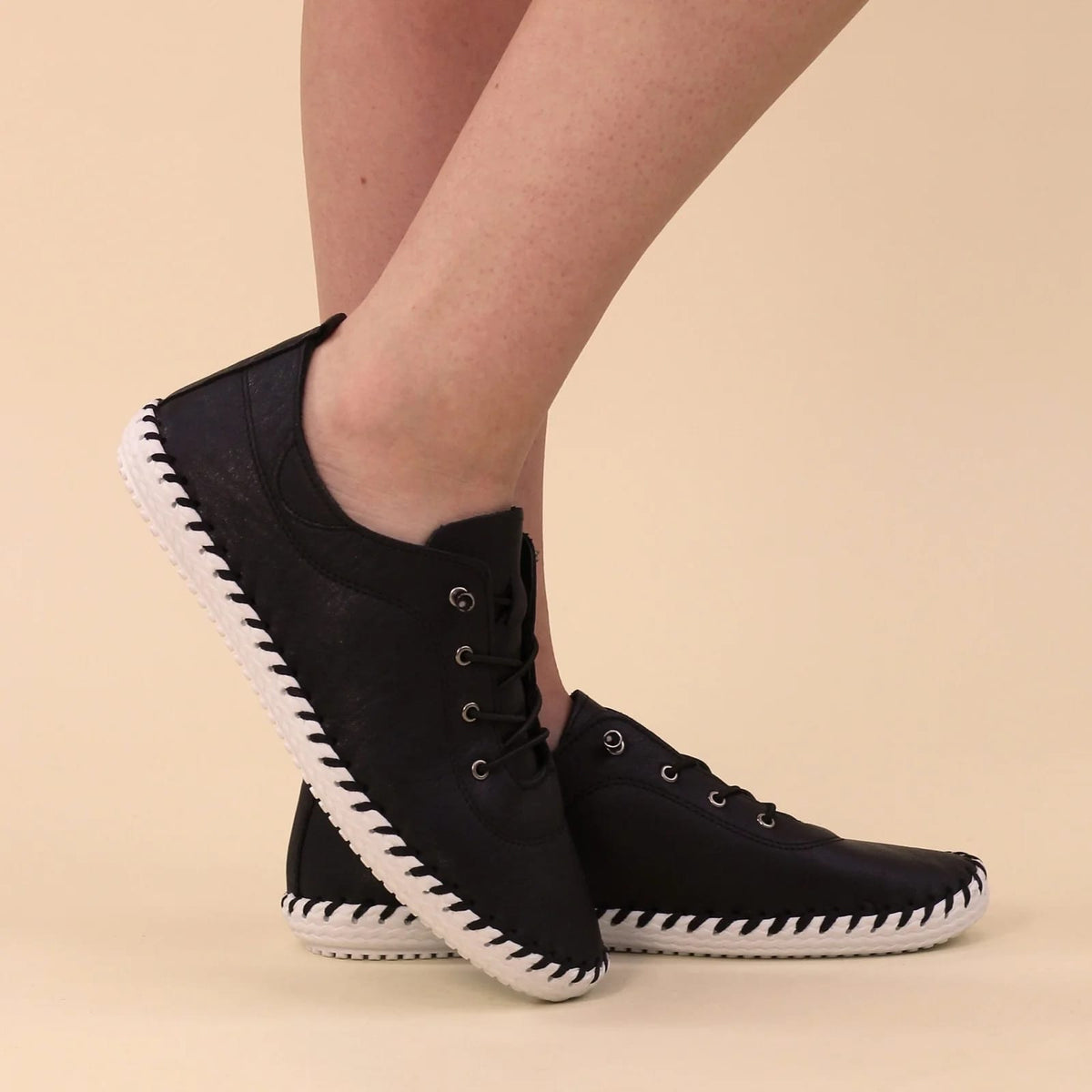Womens Lunar St Ives Leather Casual Trainer Black