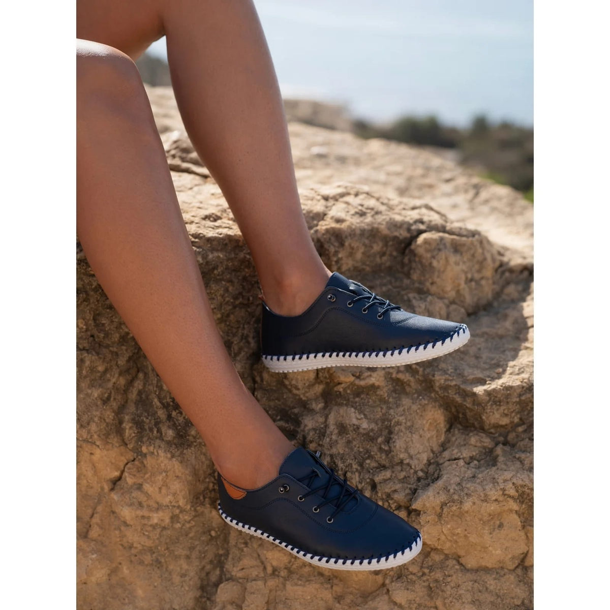 Womens Lunar St Ives Leather Casual Trainer Navy